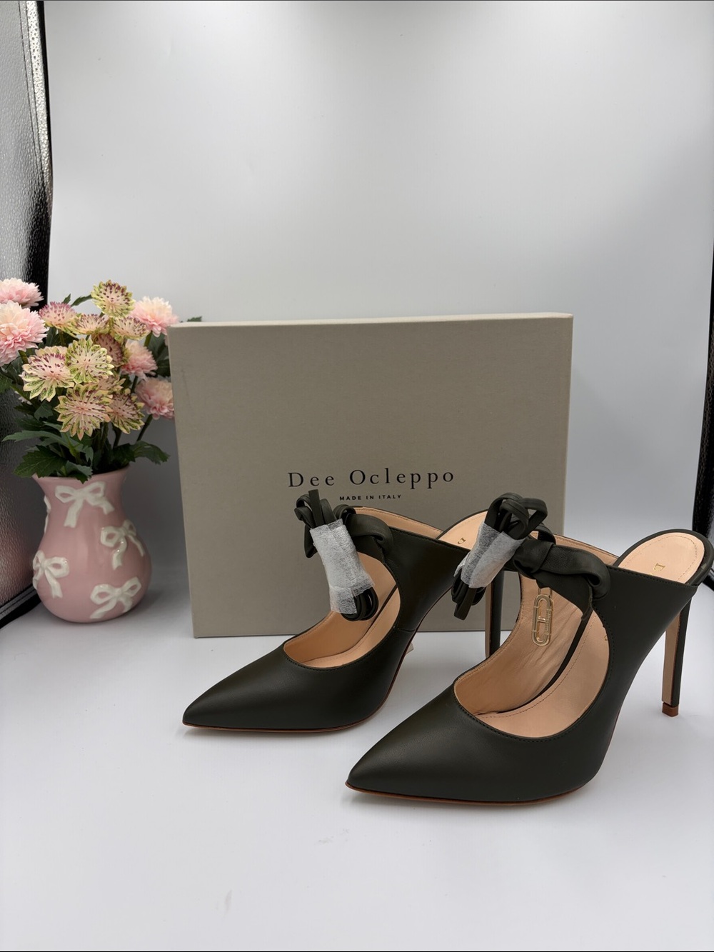 Dee Ocleppo Pointed-Toe Bow Mule Heels in Nappa Military